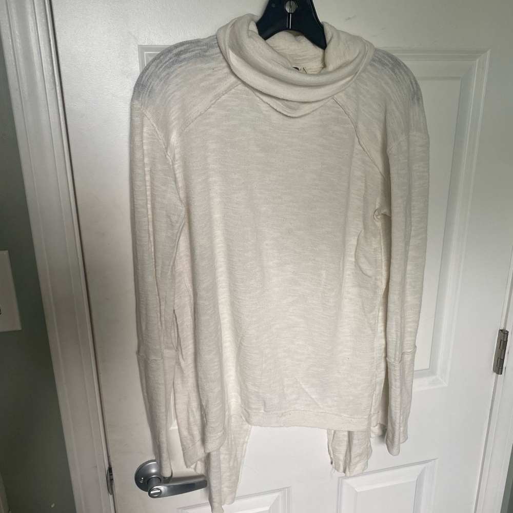 white We The Free turtle neck size small